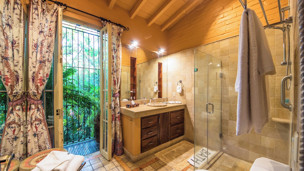 Photo of Bathroom in Romantic Zone