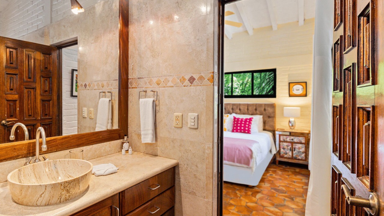 Photo of Bathroom in Romantic Zone