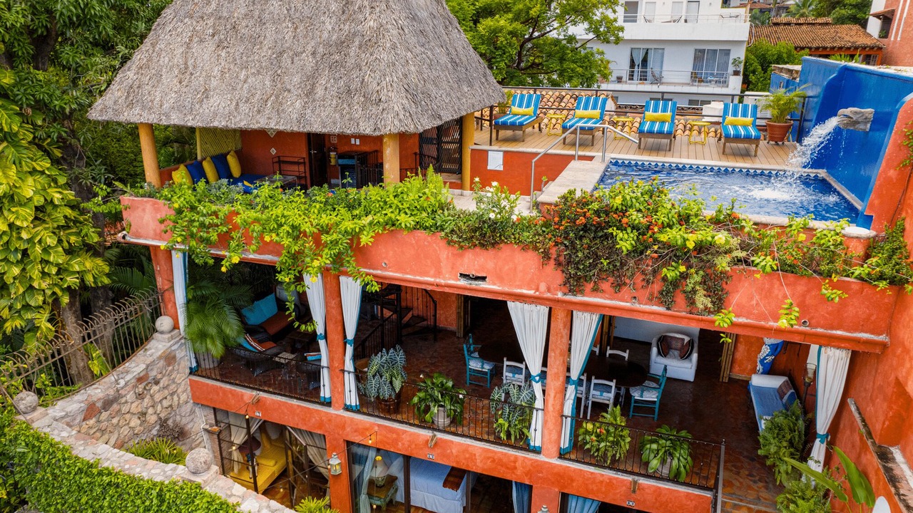 Photo of Outdoor in Romantic Zone