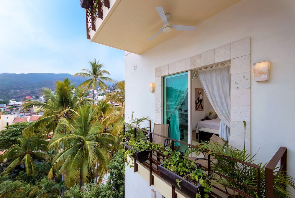 Photo of Patio Balcony in Romantic Zone