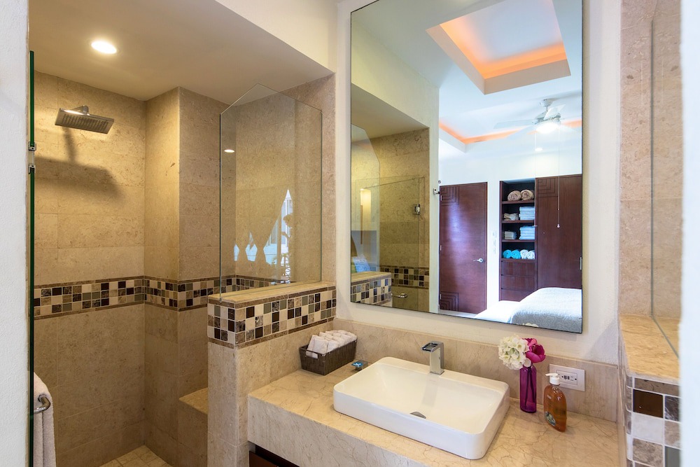 Photo of Bathroom in Romantic Zone