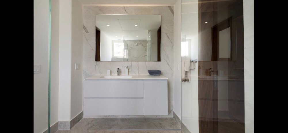 Photo of Bathroom in South Shore Hotel Area