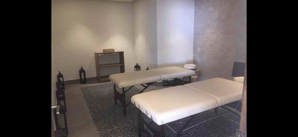 Photo of Bedroom in South Shore Hotel Area