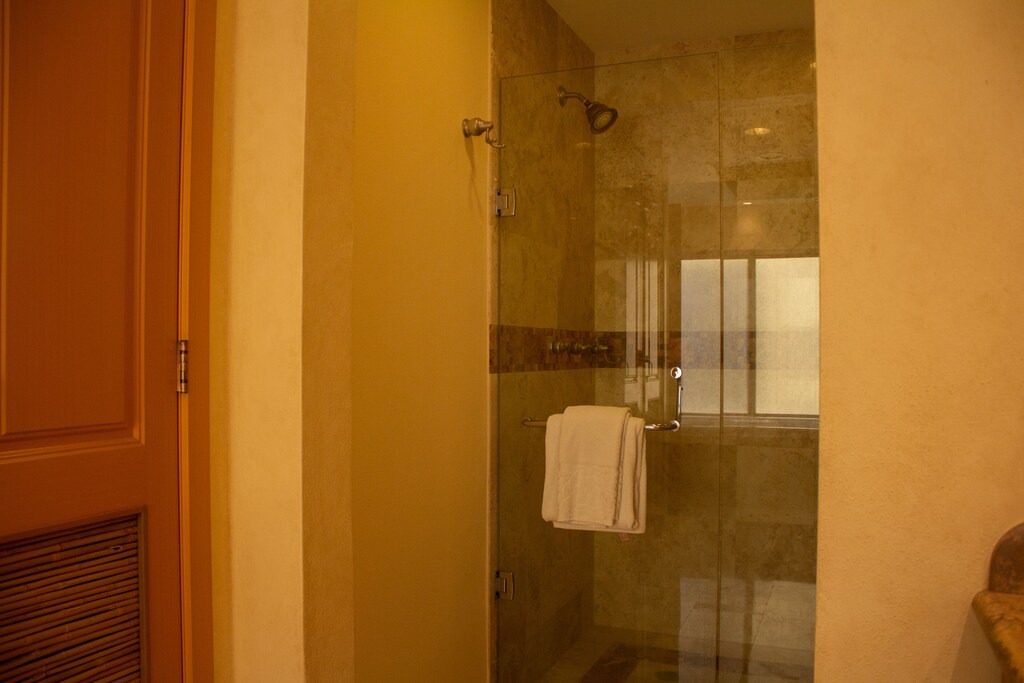 Photo of Bathroom in Flamingos
