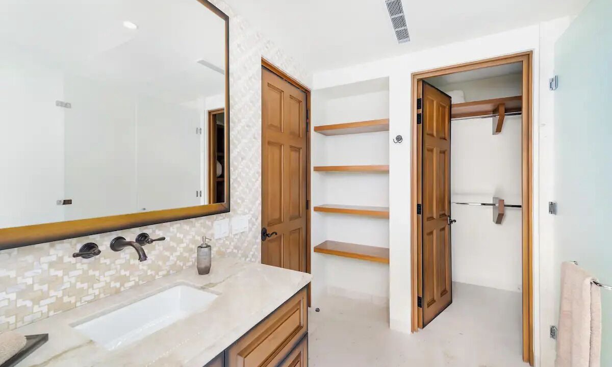Photo of Bathroom in Sunset Beach