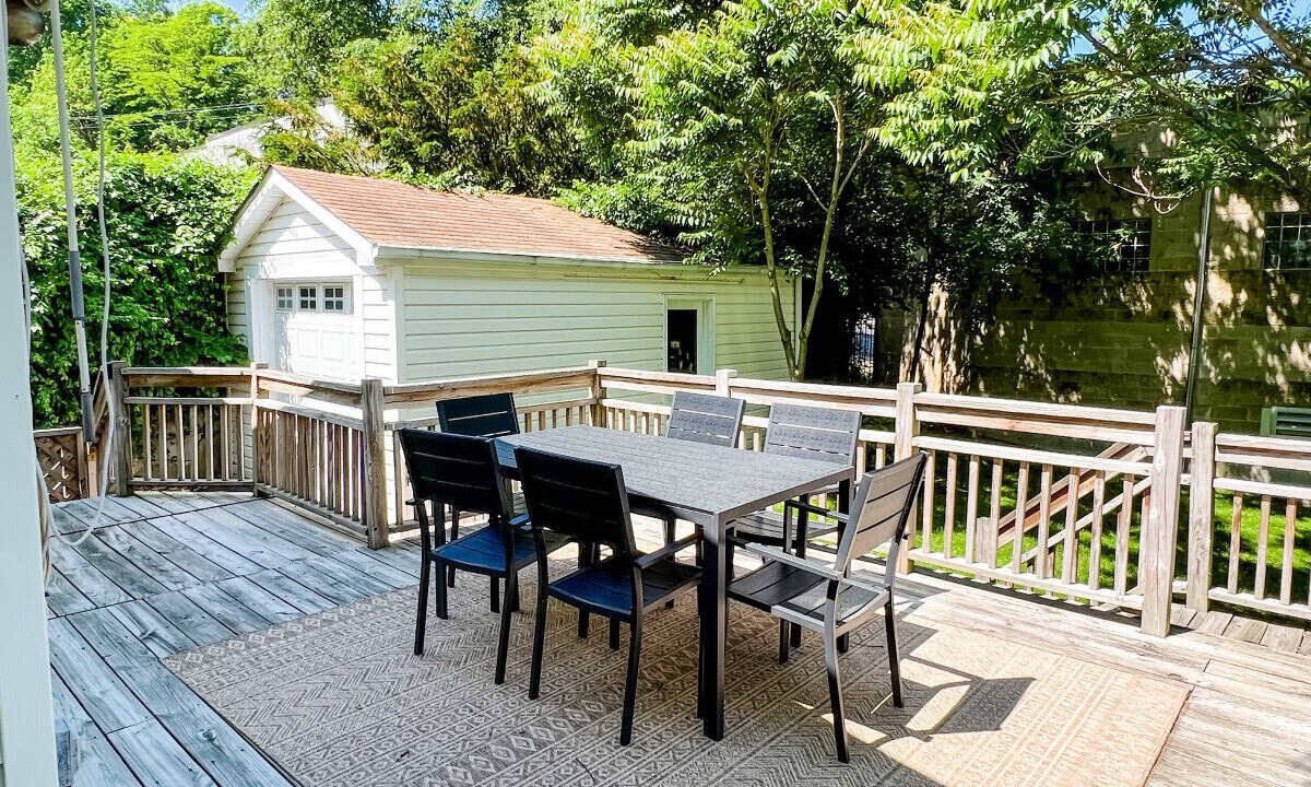Photo of Outdoor in Roselawn Finance