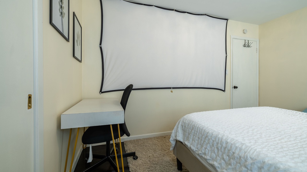 Photo of Bedroom in Evanston