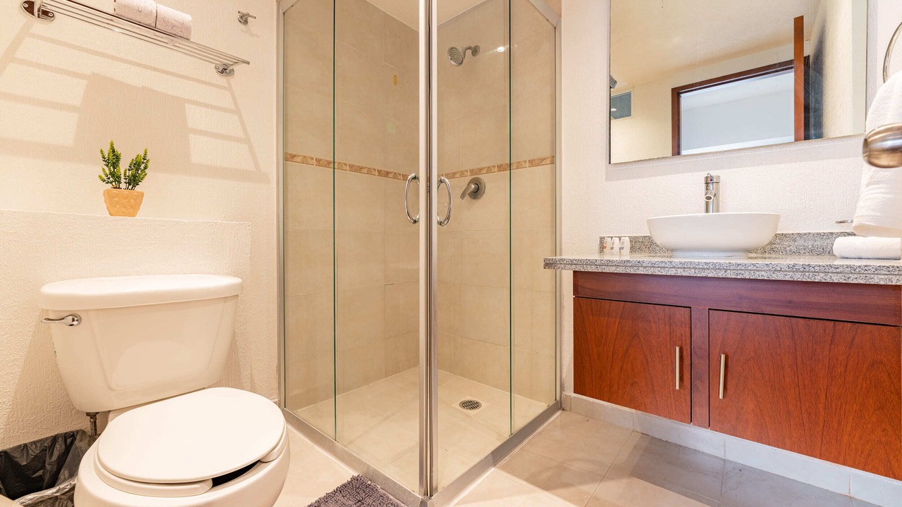 Photo of Bathroom in Anahuac