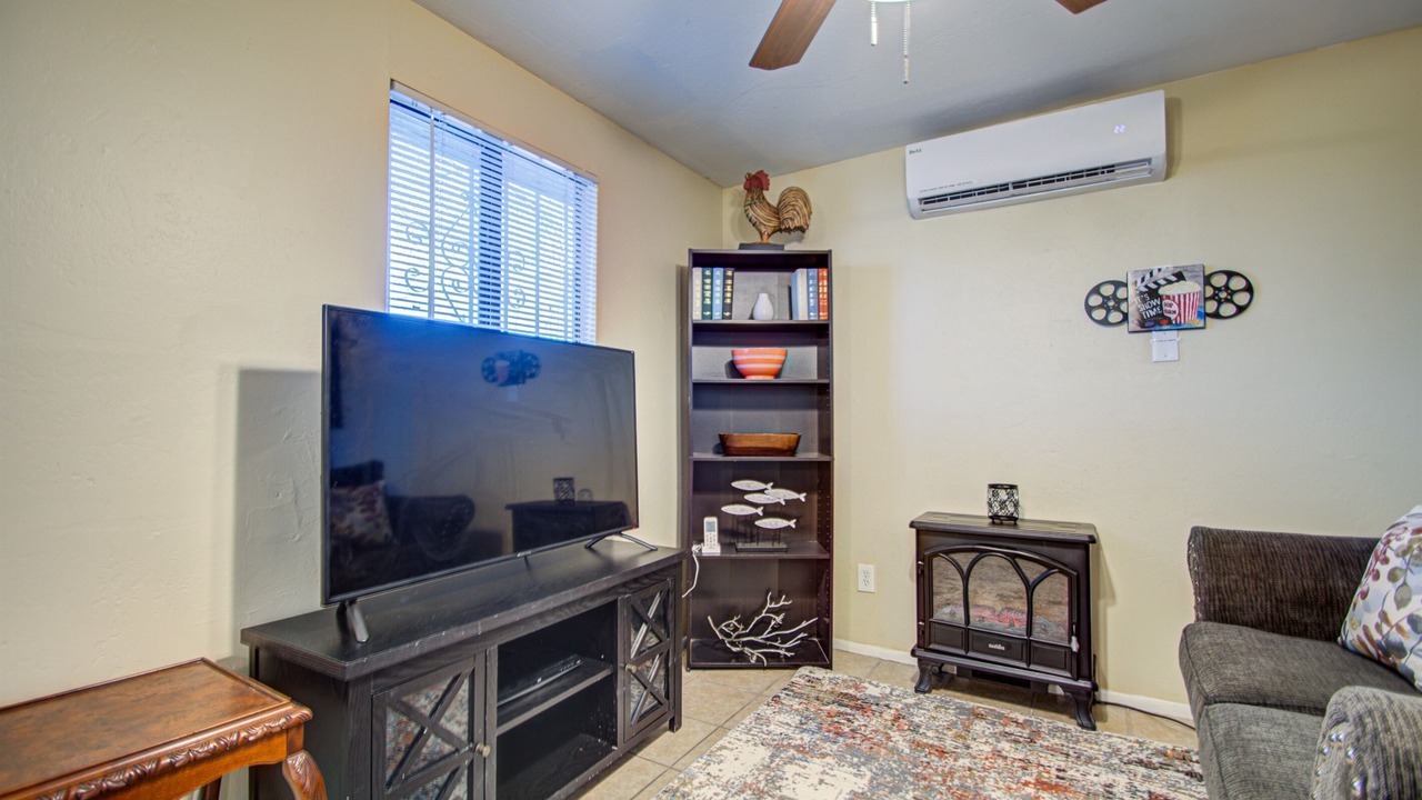 Photo of Livingroom in Garfield