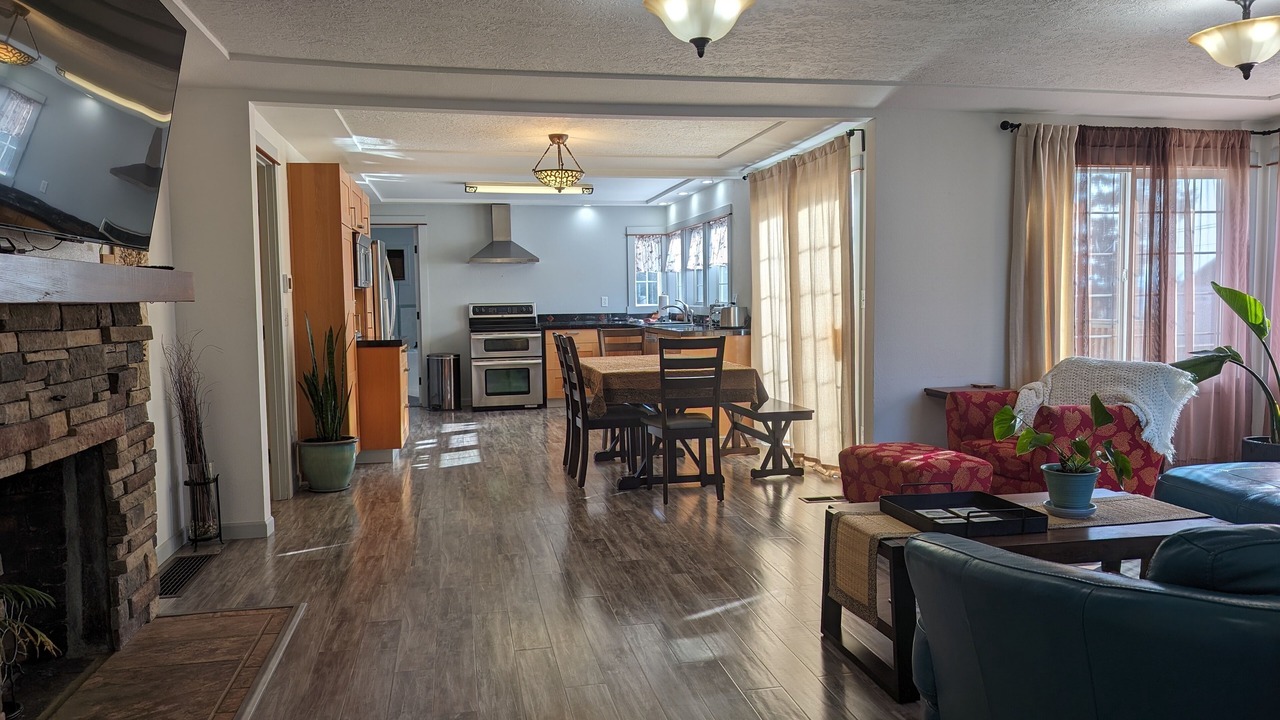 Photo of Livingroom in West Salem
