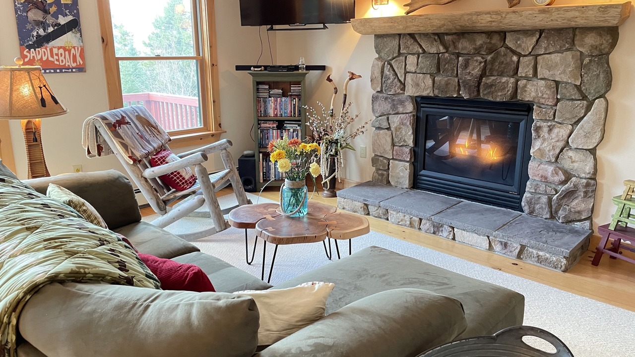 Photo of Livingroom in Sandy River