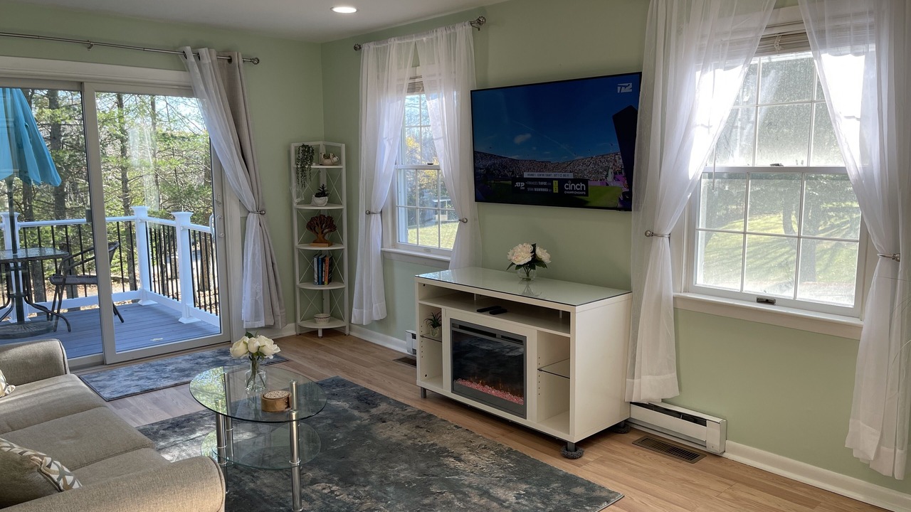 Photo of Livingroom in Ellsworth