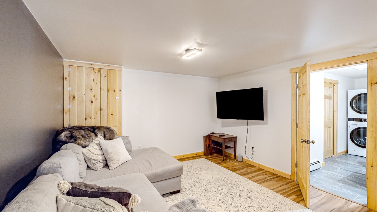 Photo of Livingroom in Rumford Center