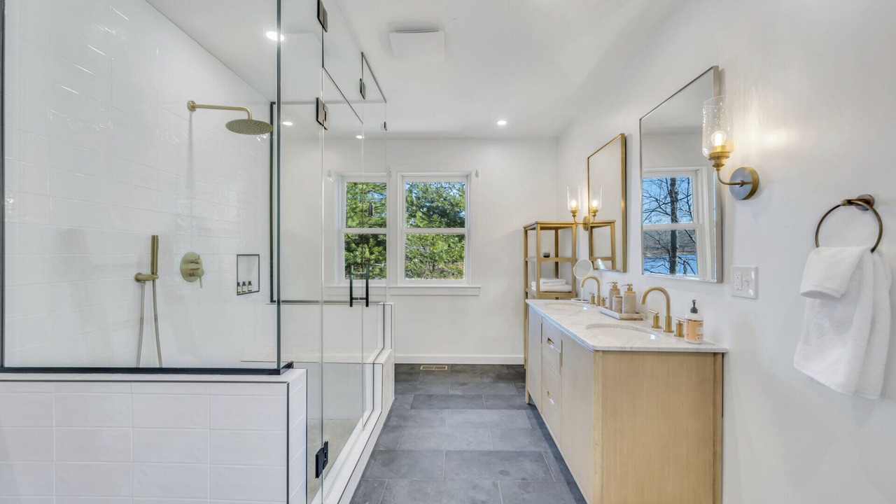 Photo of Bathroom in Bantam