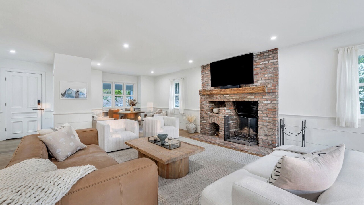 Photo of Livingroom in Bantam