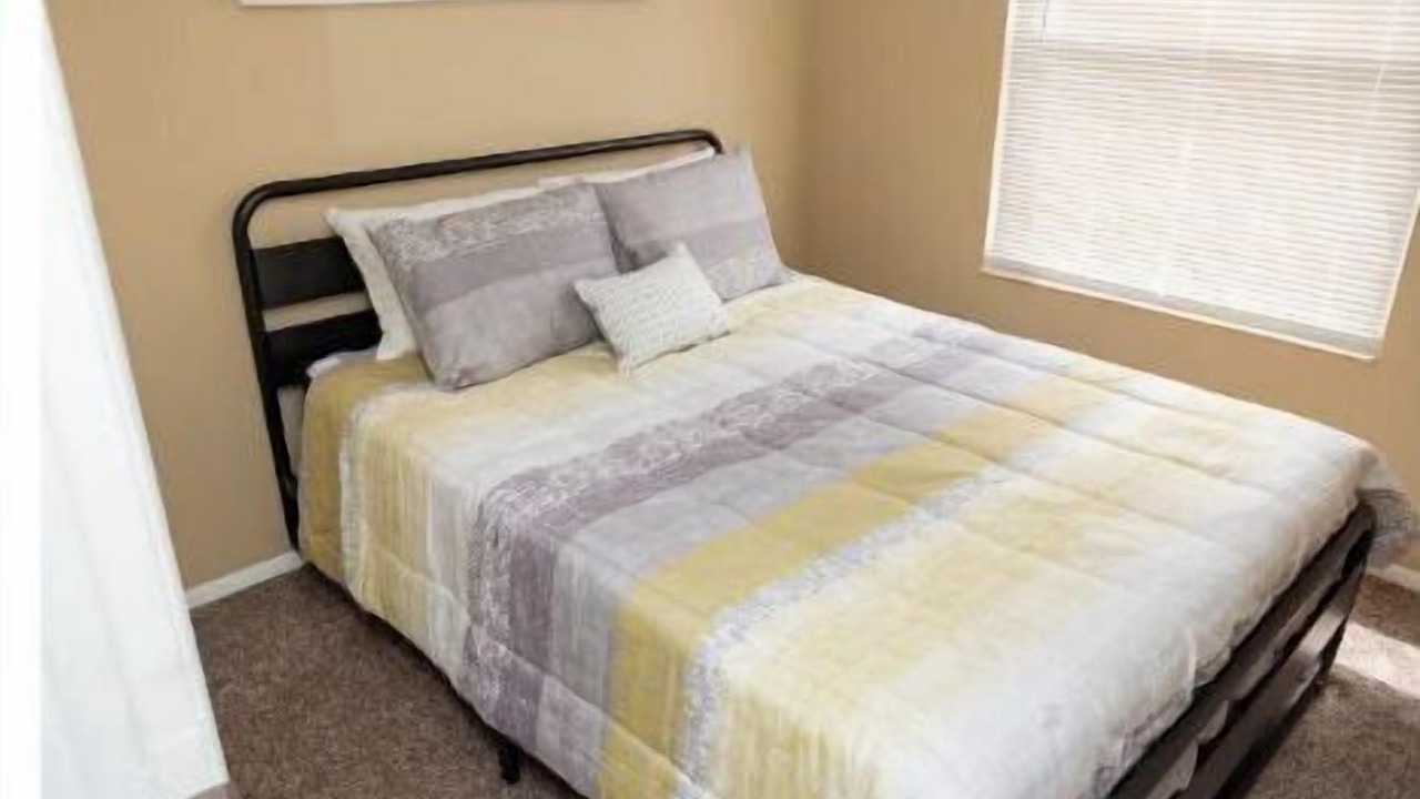 Photo of Bedroom in Elsmere