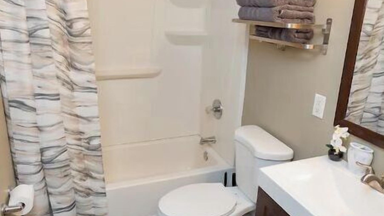Photo of Bathroom in Elsmere