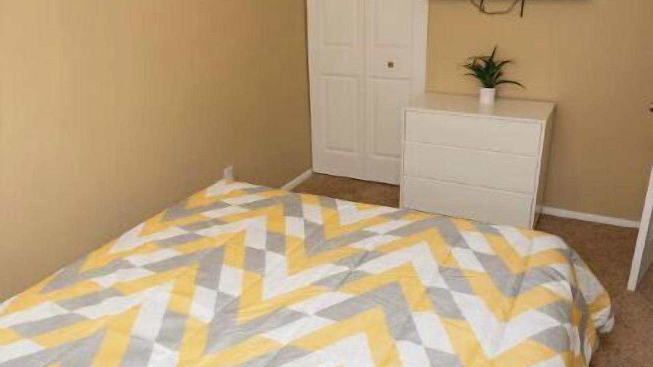 Photo of Bedroom in Elsmere