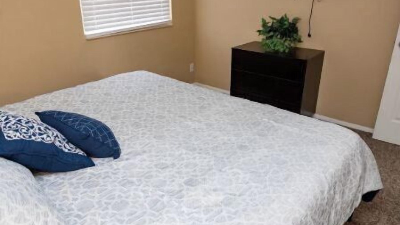 Photo of Bedroom in Elsmere