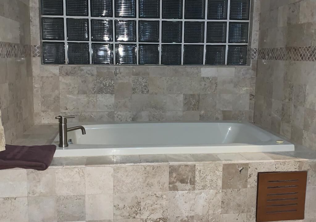 Photo of Bathroom in Laguna Shores