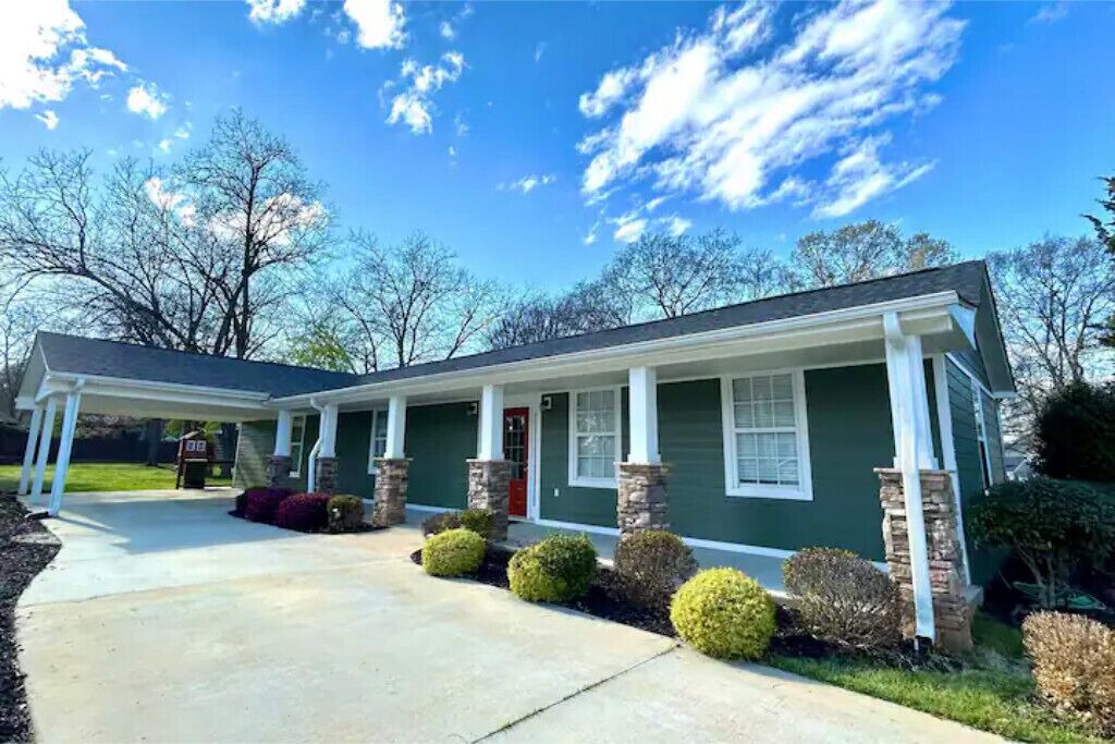 Photo of Outdoor in Greer