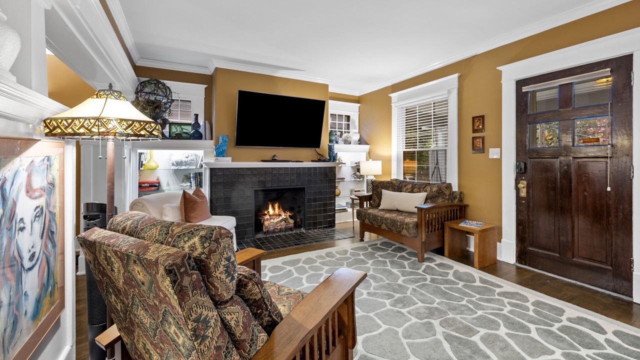 Photo of Livingroom in Deer Park
