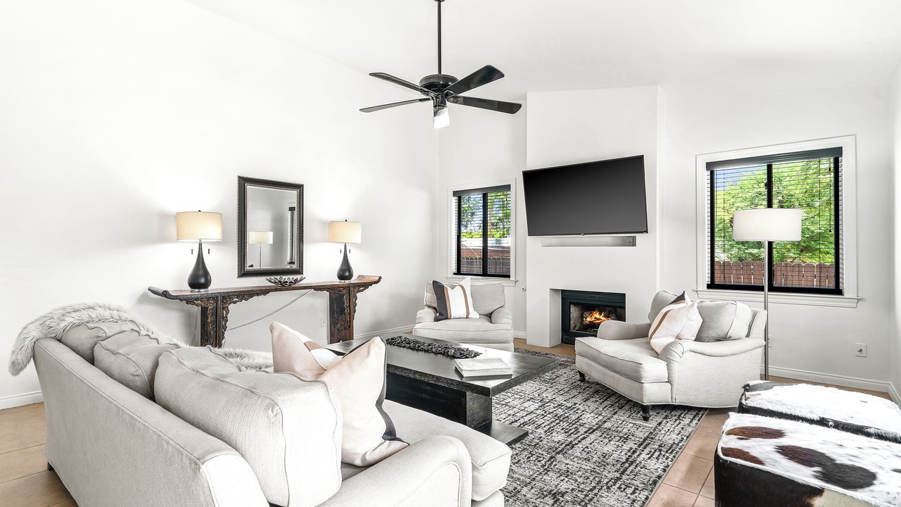 Photo of Livingroom in Magnesia Falls Cove