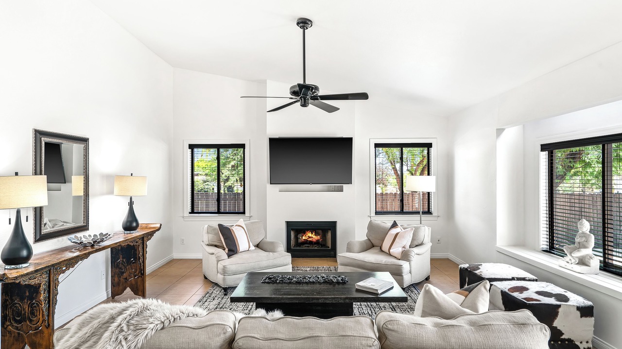 Photo of Livingroom in Magnesia Falls Cove