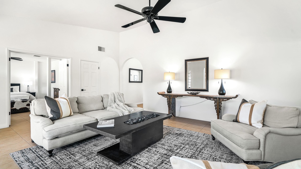 Photo of Livingroom in Magnesia Falls Cove