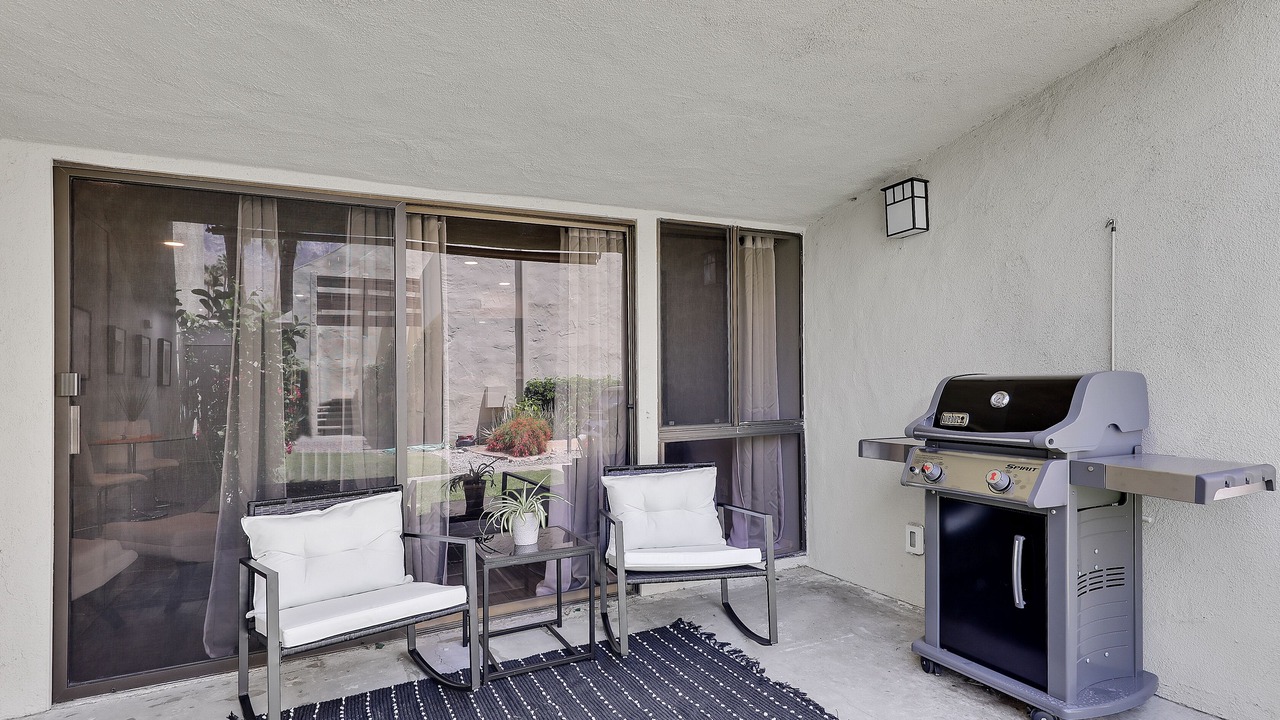 Photo of Patio Balcony in Twin Palms