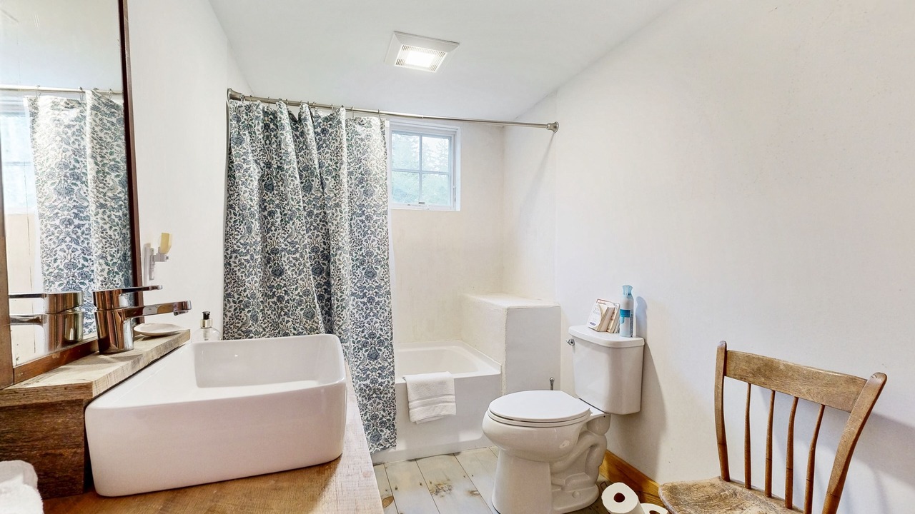 Photo of Bathroom in Tenants Harbor