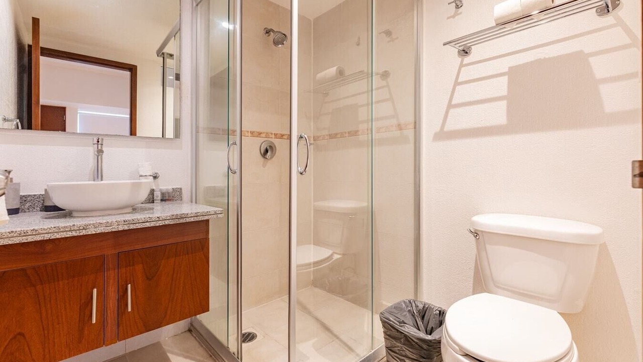 Photo of Bathroom in Anahuac