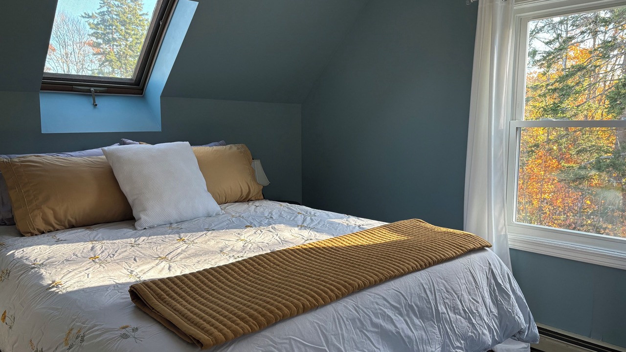 Photo of Bedroom in Mid-Coast and Islands