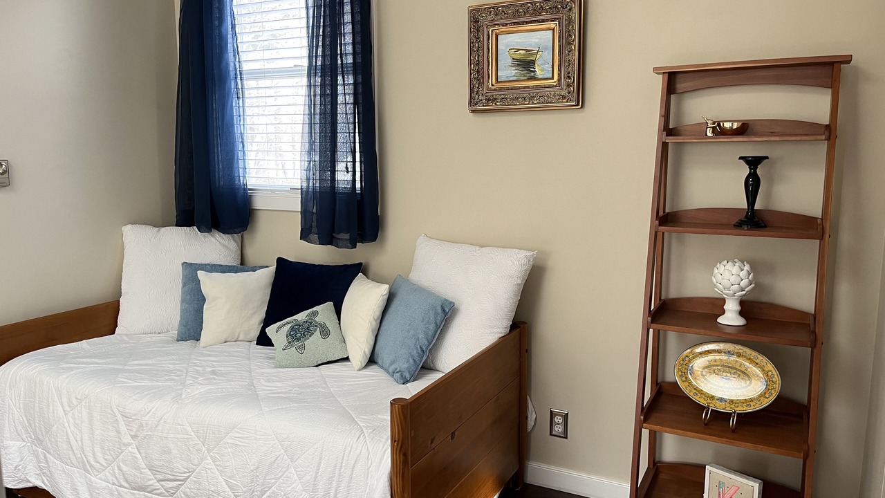 Photo of Bedroom in Glen Cove