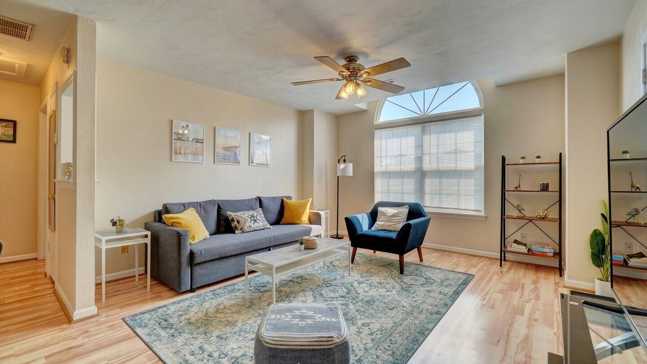 Photo of Livingroom in North Camellia Acres