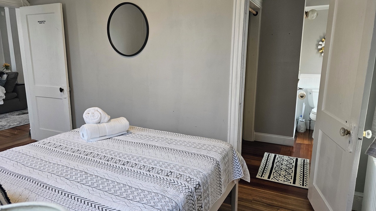 Photo of Bedroom in Yachting Village