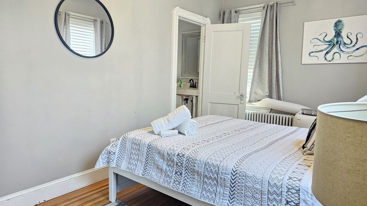 Photo of Bedroom in Yachting Village