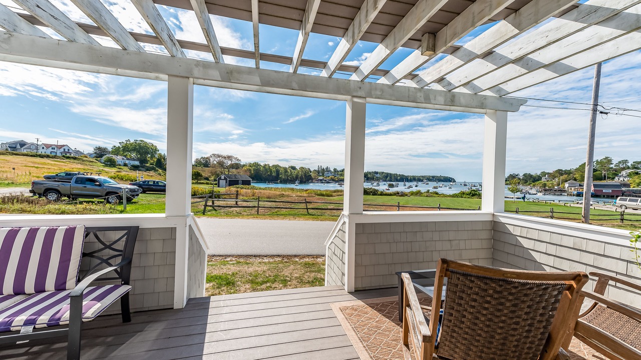 Photo of Patio Balcony in Mid-Coast and Islands