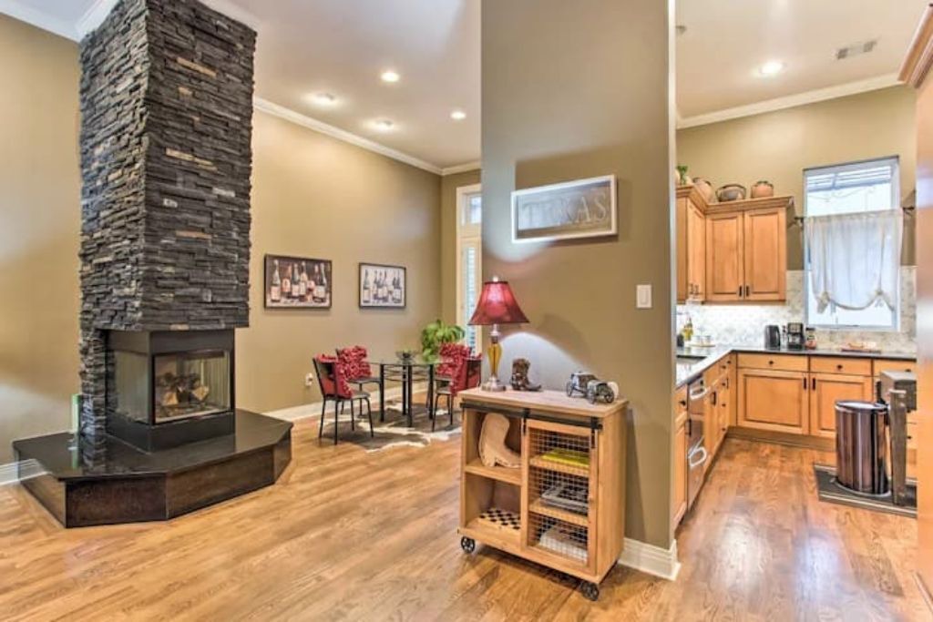 Photo of Livingroom in Addison