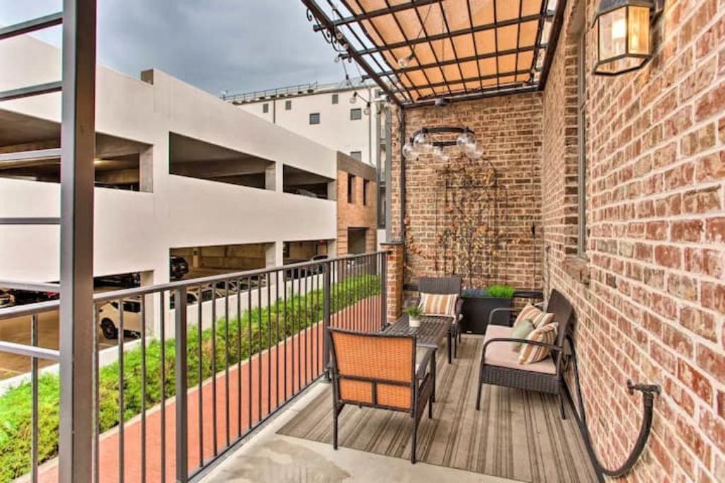 Photo of Patio Balcony in Addison