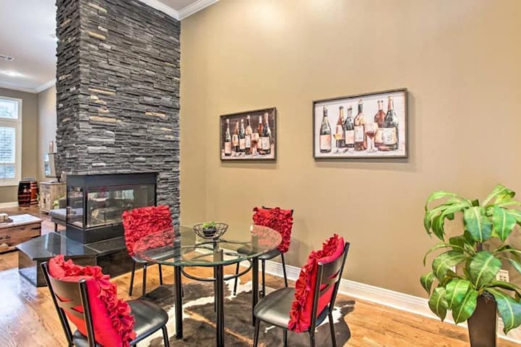 Photo of Livingroom in Addison