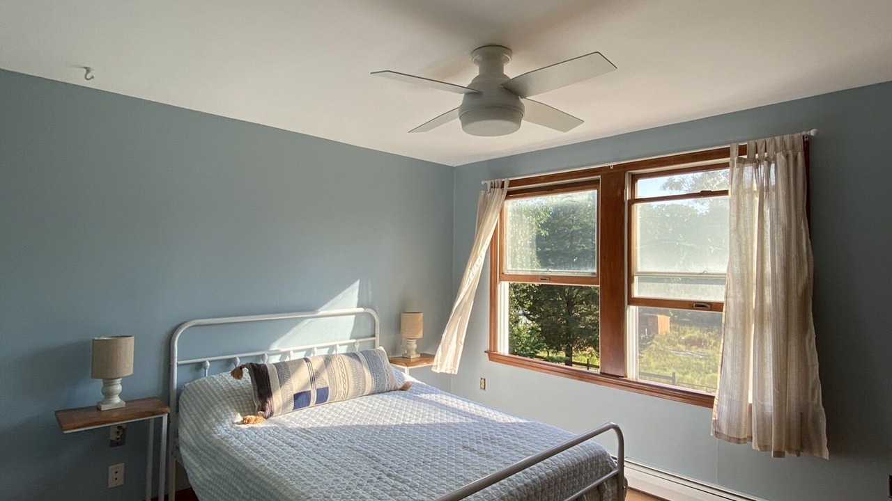 Photo of Bedroom in Saunderstown