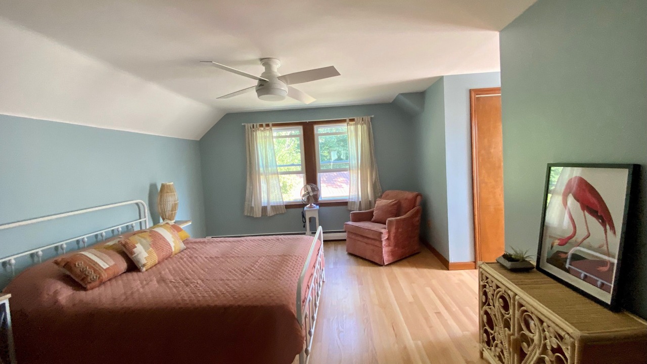 Photo of Bedroom in Saunderstown