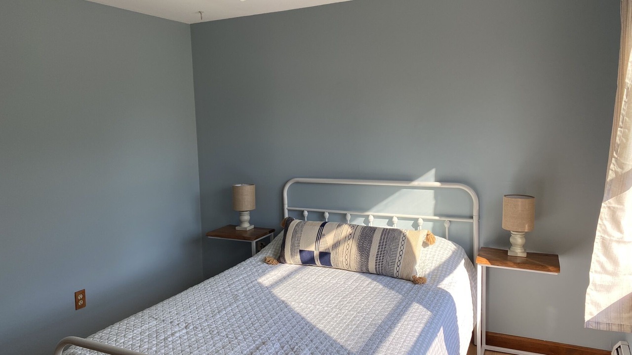Photo of Bedroom in Saunderstown