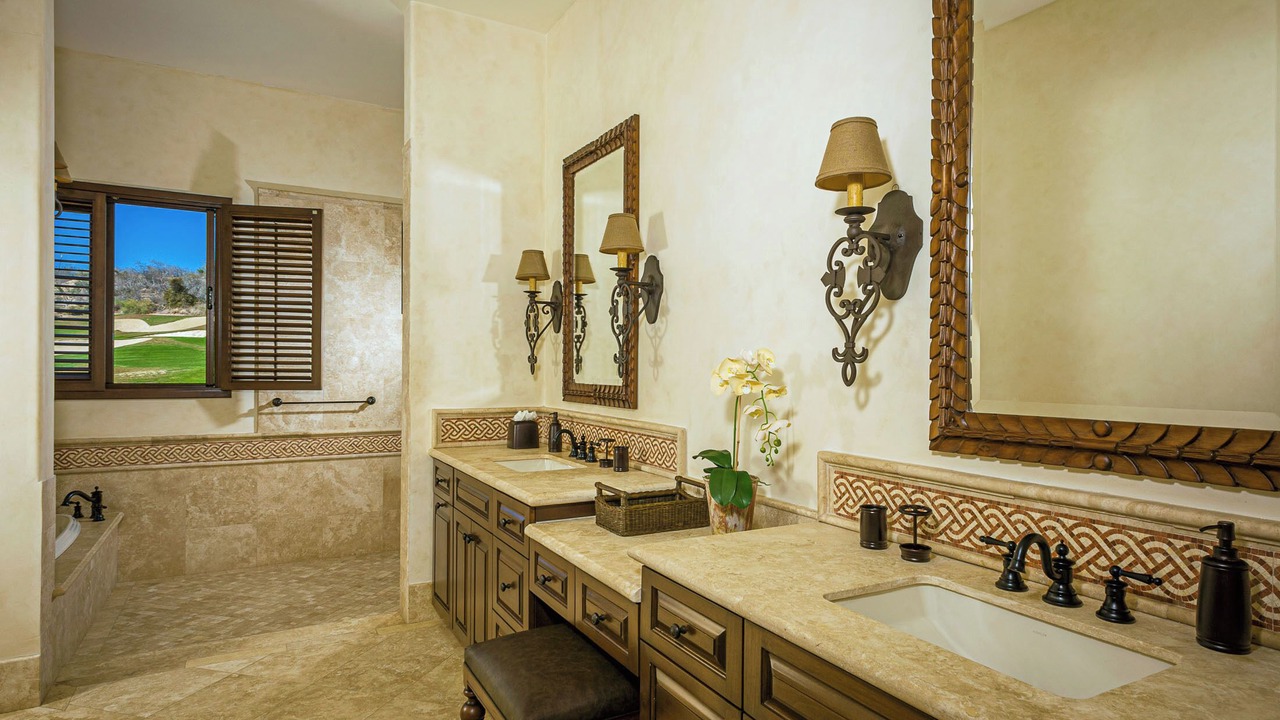 Photo of Bathroom in Buzzards