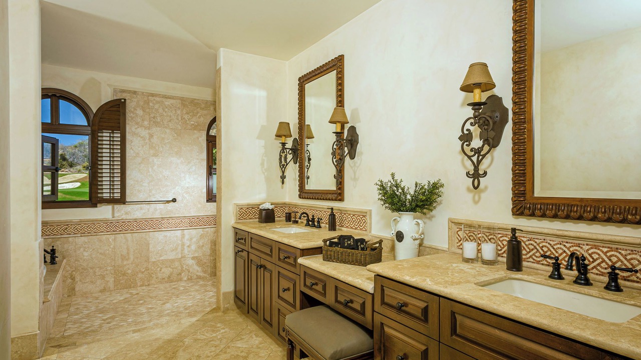 Photo of Bathroom in Buzzards