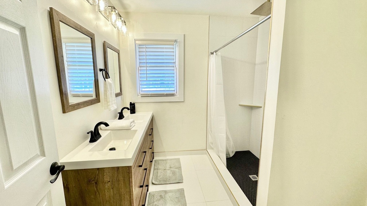 Photo of Bathroom in Arcadia