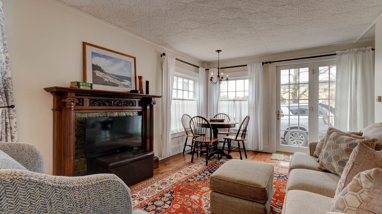 Photo of Livingroom in Eastport