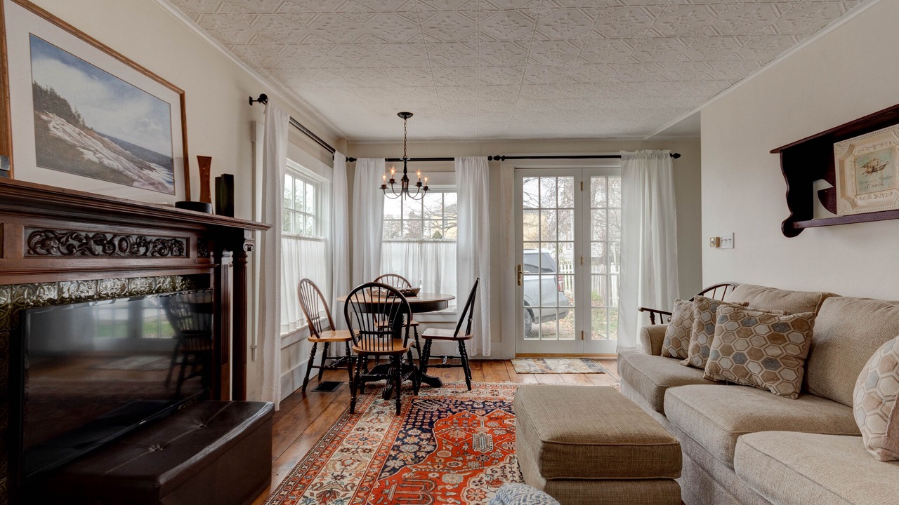 Photo of Livingroom in Eastport
