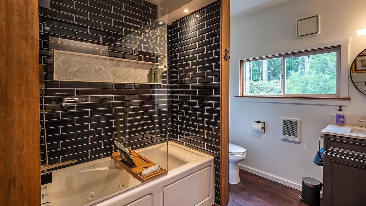 Photo of Bathroom in Bandon